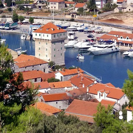 Apartamento With Parking Space Marina, Trogir - 2036 Marina