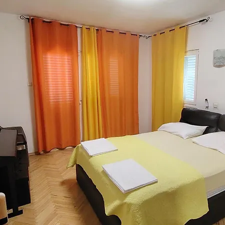 Apartamento With Parking Space Marina, Trogir - 2036
